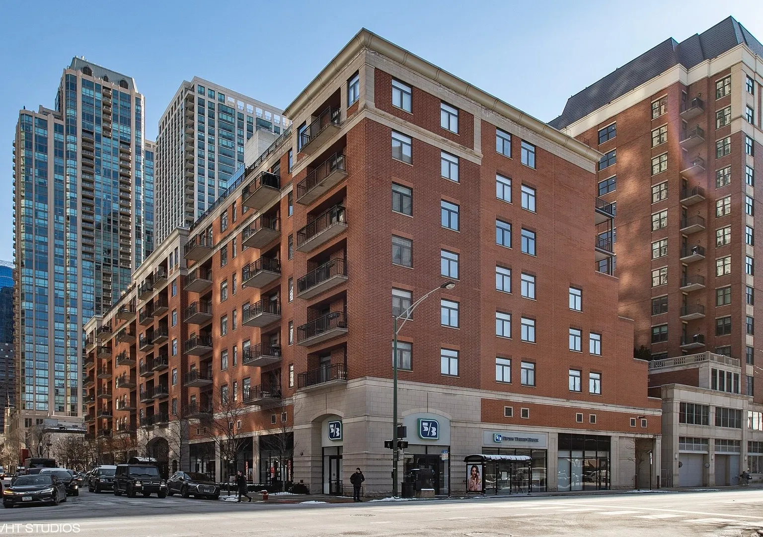 33 West Huron