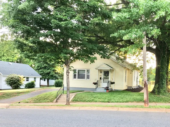 2205 Mayflower Dr, Lynchburg, VA 24501