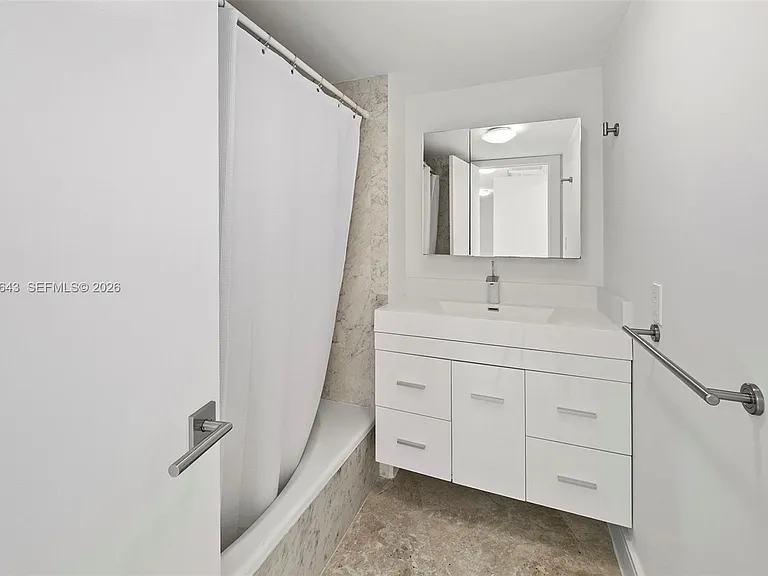 600 Grapetree Dr #3BS — Photo 35