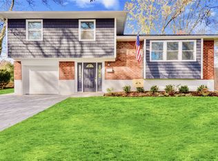 599 Plainview Rd, Plainview, NY 11803