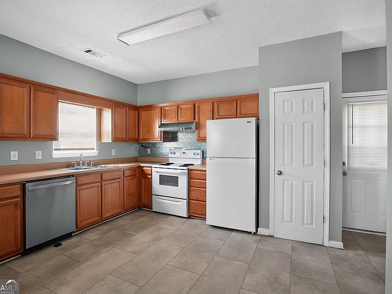 132 Hawkeye Ln — Photo 6