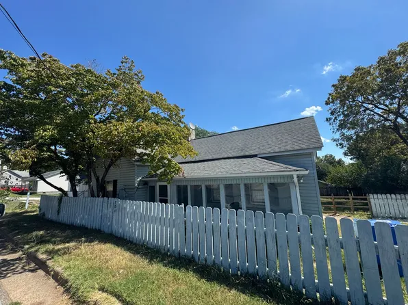 804 3rd St, Kings Mountain, NC 28086