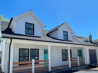 17 John Ln, Levittown, NY 11756
