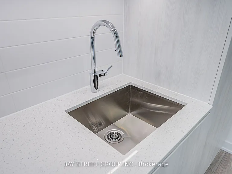 5858 Yonge St #2023 — Photo 17