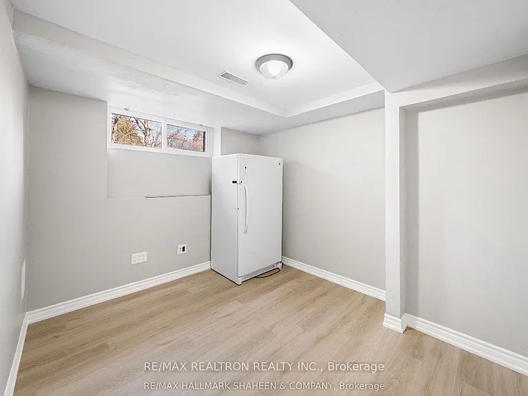 217 Altamira Rd #BASEMENT — Photo 15