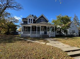 349 6th Ave S