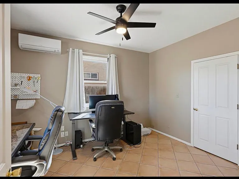 2920 Burton Ave SE — Photo 19
