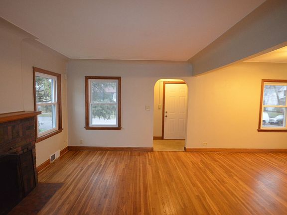 2nd image of 282 Sidney St E