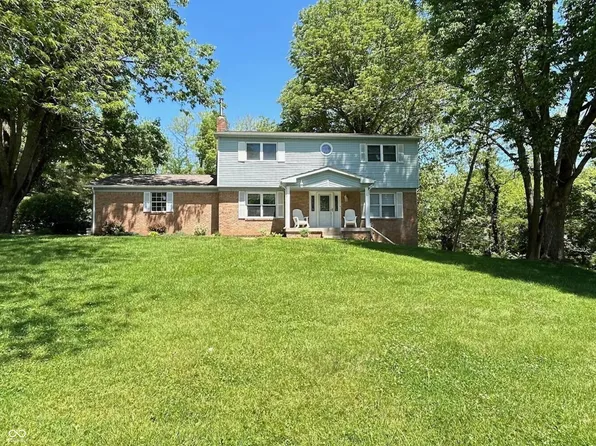 15830 E Lake Shore Dr N, Hope, IN 47246