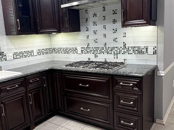 4th image of 6201 Baymar Ln