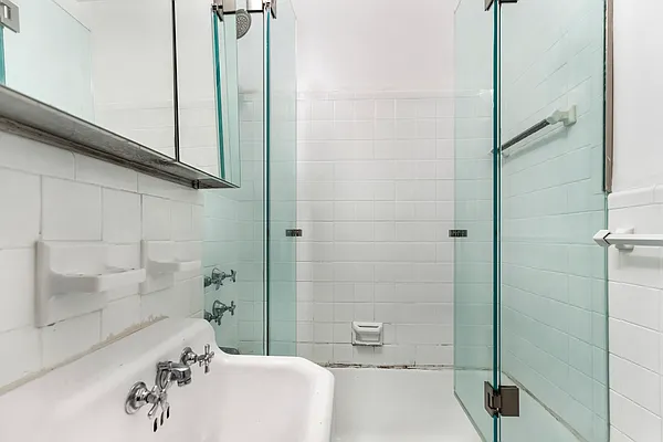 Rented by Compass | media 26