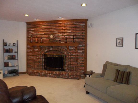 4th image of 1004 Satinwood Ct
