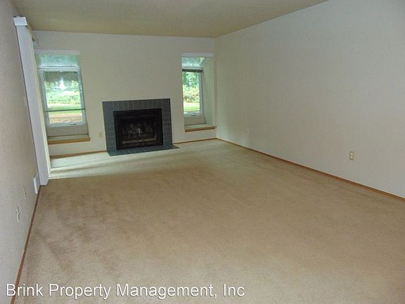 4th image of 15808 NE Leary Way