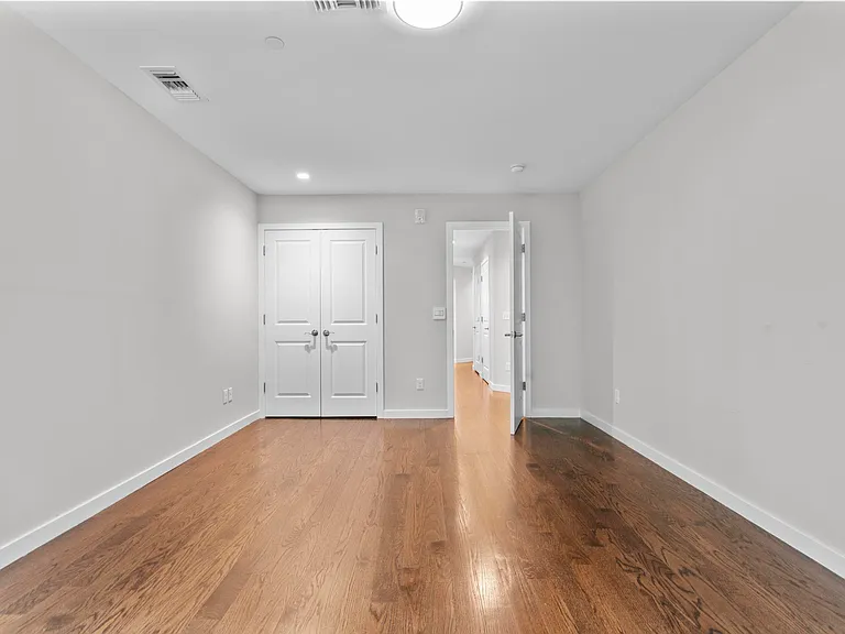 95 Harbour Close #95 — Photo 32