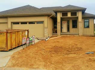18226 Farnam St, Elkhorn, NE 68022