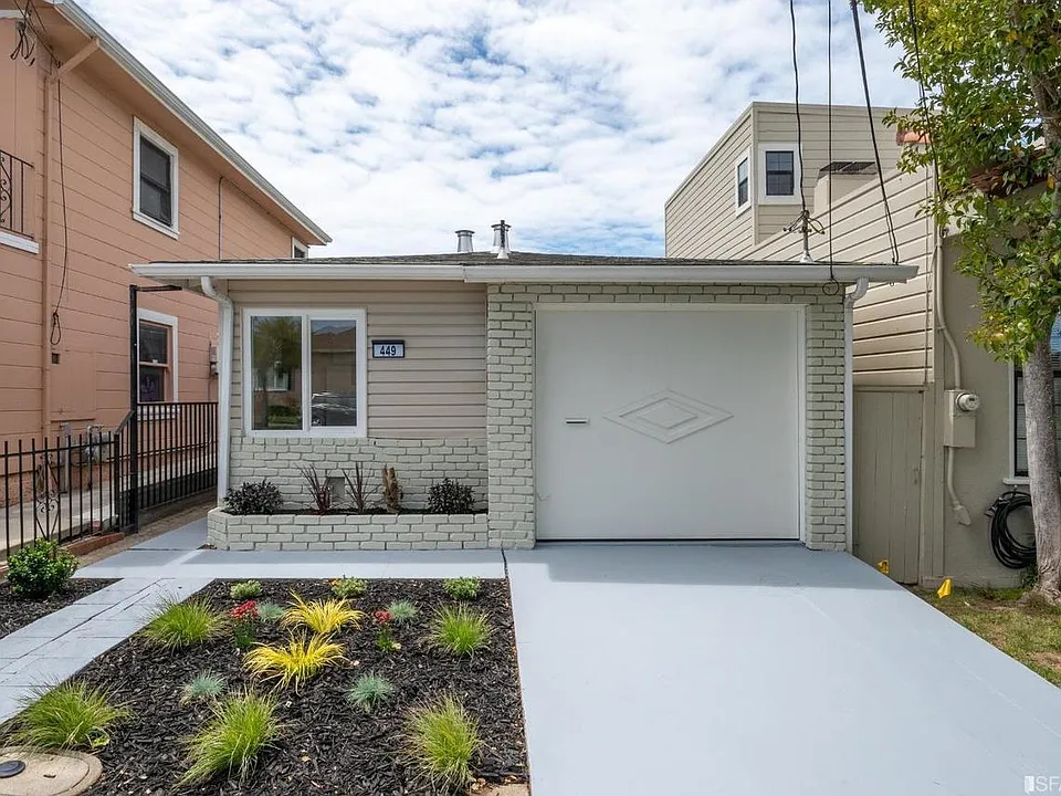 449 Poplar Ave