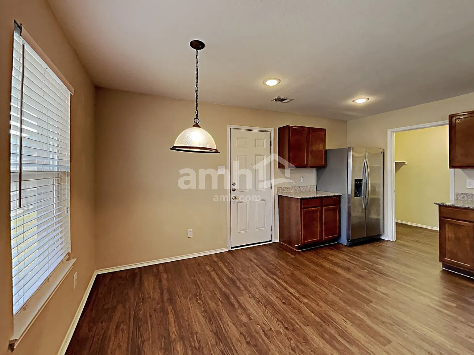 3 bed, 2.0 bath, 1527 sqft, $1,980 — Photo 4