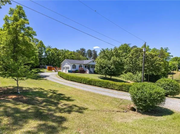 272 Victoria Cir, Madison, NC 27025