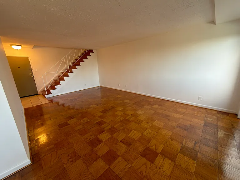 301 N Beauregard St — Photo 2