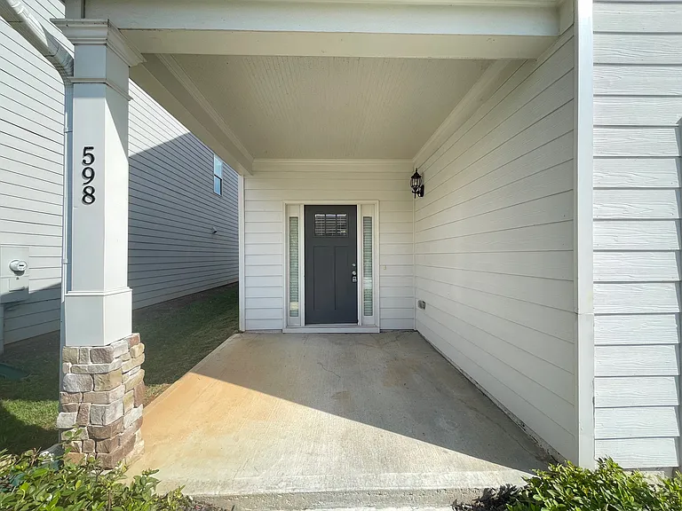 598 Omnia Ct — Photo 2