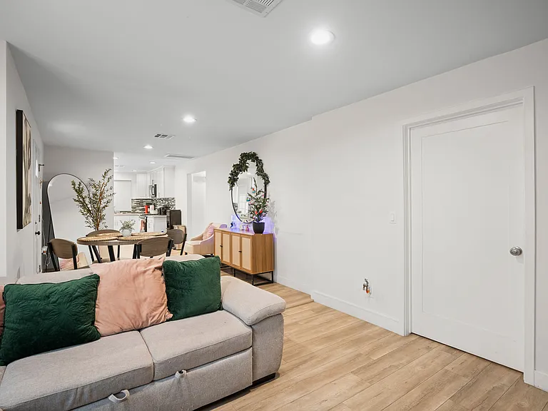9031 El Dorado Ave — Photo 5