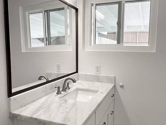 5th image of 5233 Arlene St #D