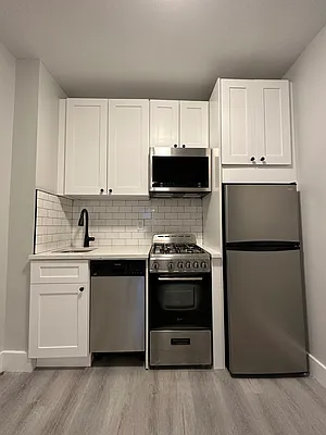 Rented by Peter R. Hungerford, LREB | media 18