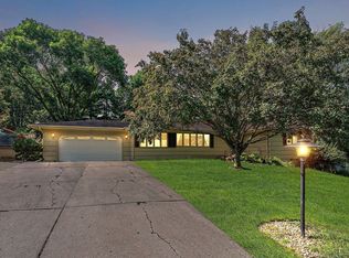 1905 W 140th St, Burnsville, MN 55337