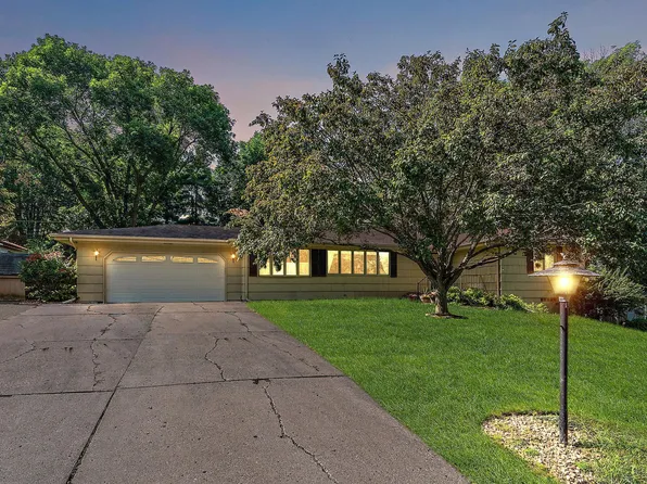 1905 W 140th St, Burnsville, MN 55337