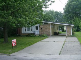 6 Neal St, Fairfield, IL 62837