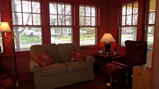 5th image of 2403 W Moss Ave