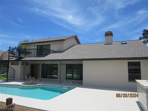 5th image of 5024 SW 9th Pl