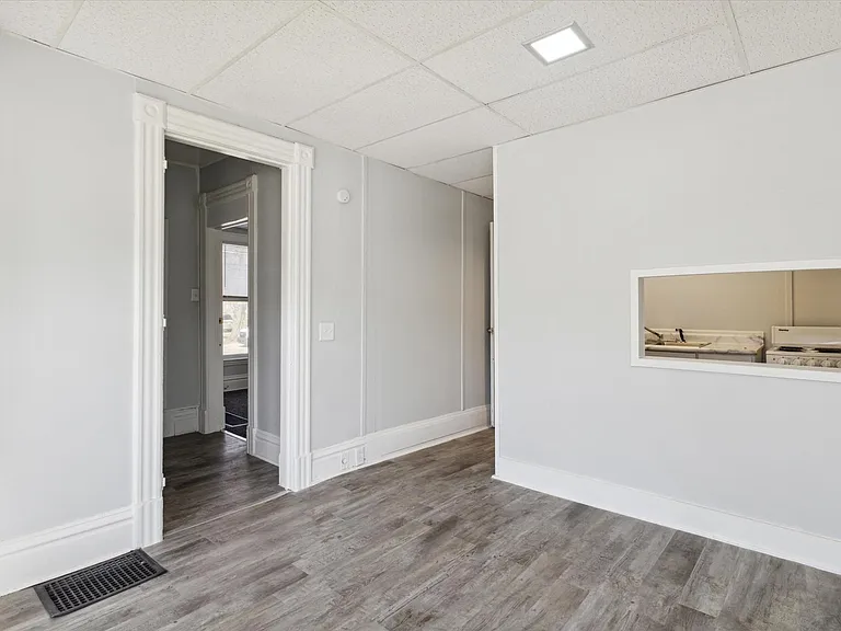 723 W Walnut St #723 — Photo 4