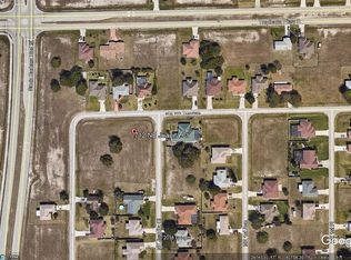 712 NE Juanita Ct, Cape Coral, FL 33909
