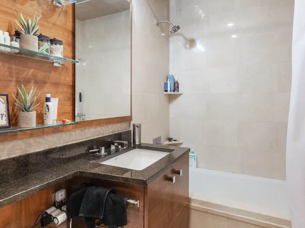 120 Riverside Boulevard image 11 of 11