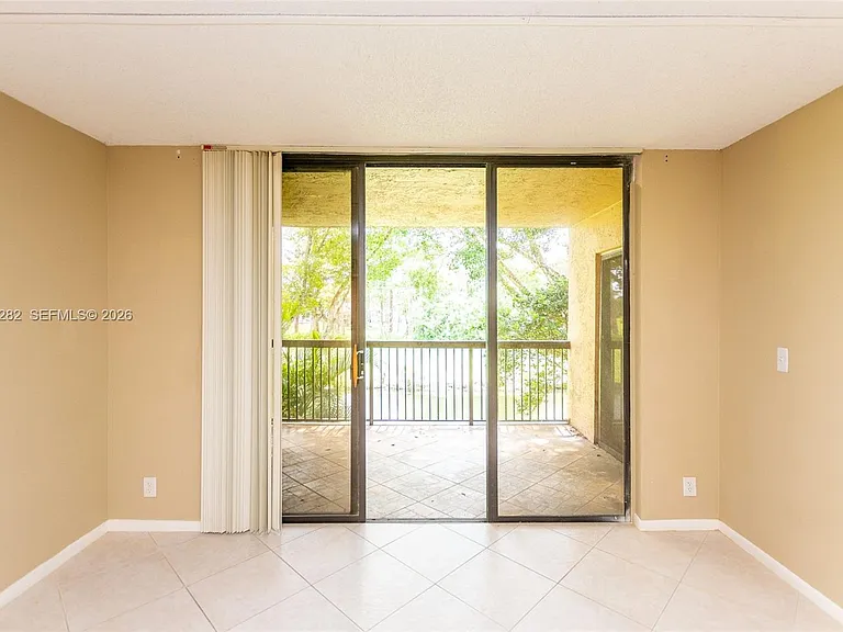 5721 Riverside Dr #202B5 — Photo 11