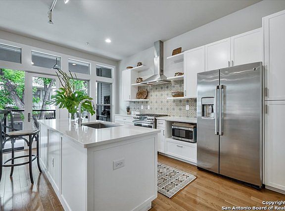 5th image of 139 CEDAR ST #102