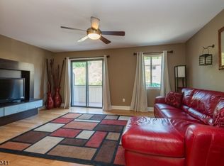 50 Chelsea Way, Bridgewater, NJ 08807