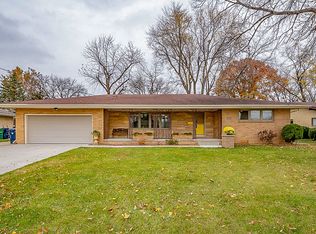7207 Bryn Mawr Dr, Urbandale, IA 50322
