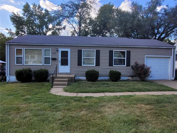 1239 Laire Dr, Saint Louis, MO 63137