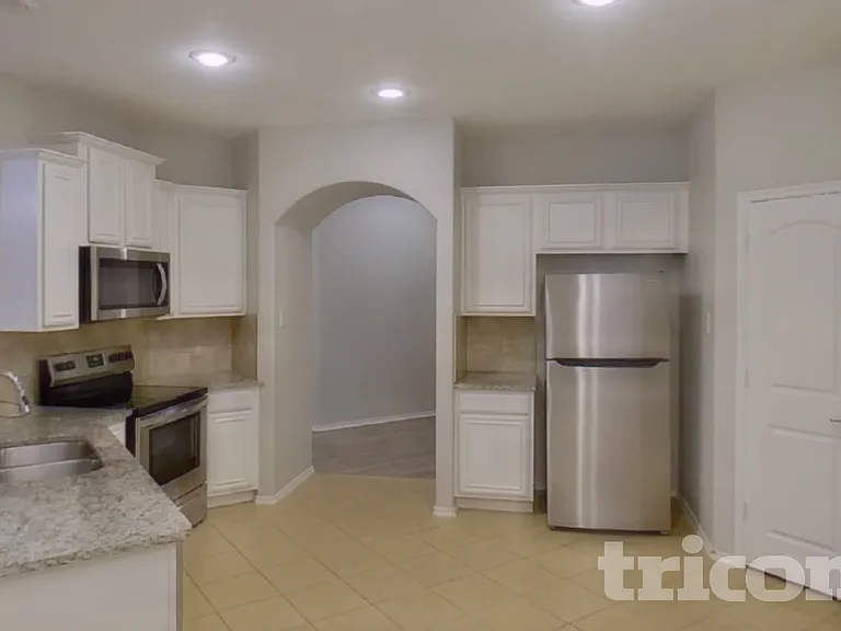1812 Fairbanks Dr — Photo 5