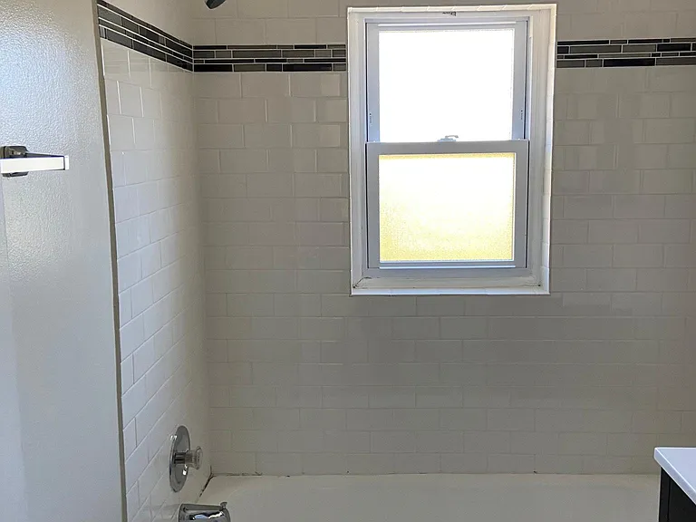 3819 1/2 N Greenview Ave #3 — Photo 6