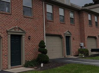 29 Old Church Ln, York, PA 17406