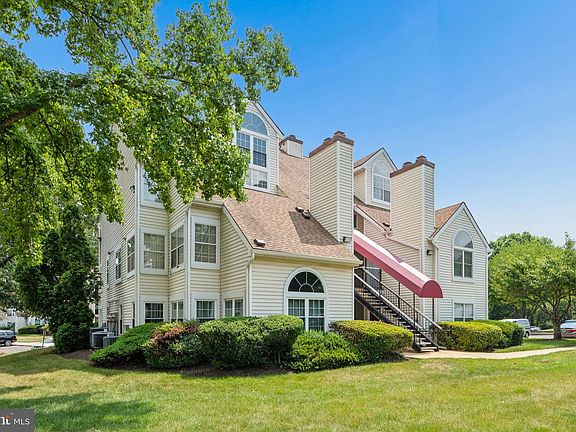 2nd image of 10416 Westridge Dr Unit 5-301