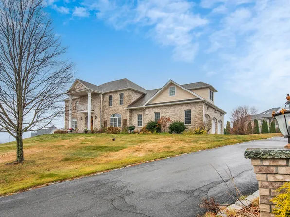 229 Bella Vista Drive, Watertown, CT 06795