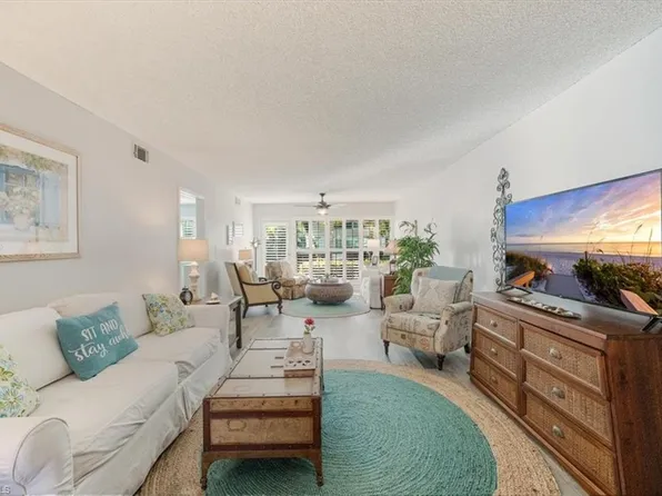 142 Palm DR #3007, NAPLES, FL 34112