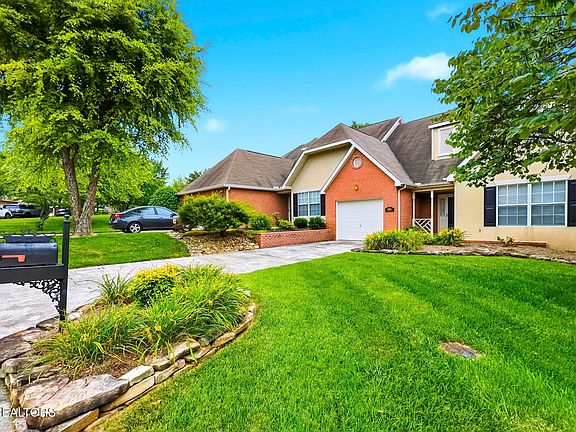 3rd image of 2605 Knob Creek Ln