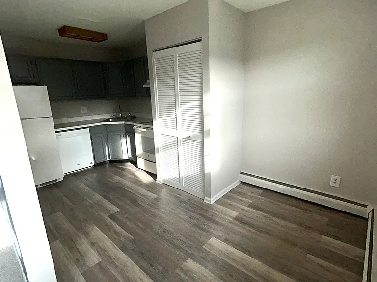 403 S Main St #H201 — Photo 6