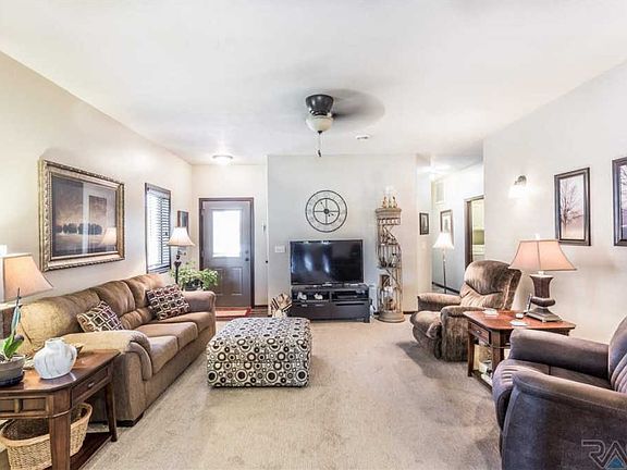 5th image of 709 E El Dorado Ct