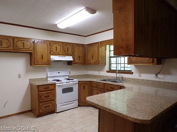 5th image of 9131 Eastwood Dr